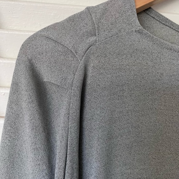 Wonderful COS drape top with shoulder pleats. Grey melange size S. - Picture 4 of 6